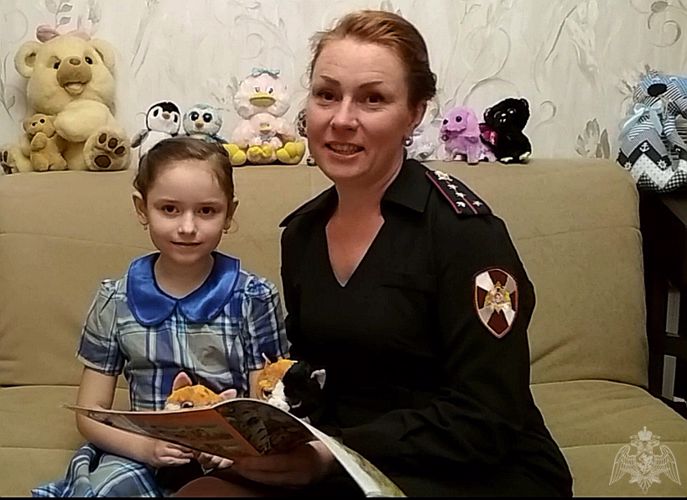 В Подмосковье сотрудники Росгвардии присоединились к Всероссийской онлайн-акции «Росгвардия. книги детства»