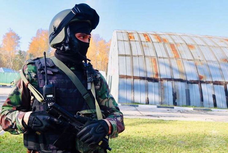 При поддержке ОМОН Росгвардии в Подмосковье задержаны подозреваемые в обороте контрафактной алкогольной продукции