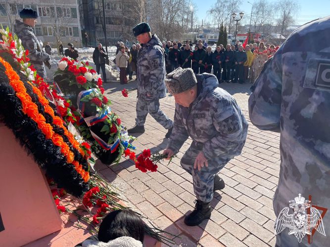 Сотрудники Росгвардии в Подмосковье почтили память погибших в 2000 году боевых товарищей
