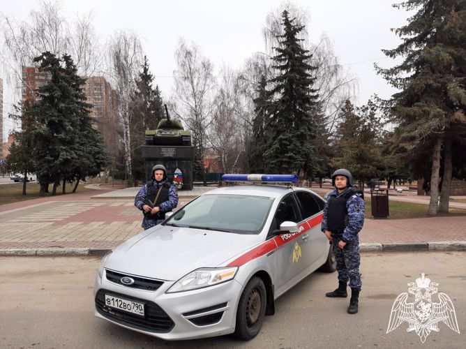 Сотрудники Росгвардии в Подмосковье задержали мужчину и женщину, находившихся в федеральном розыске