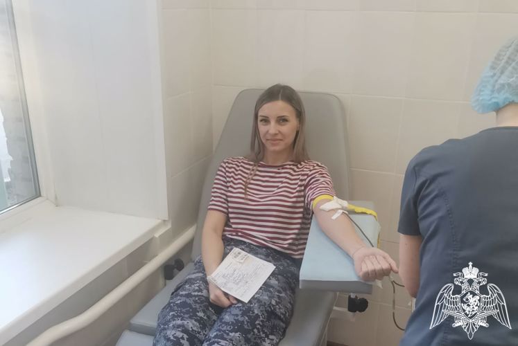 В Подмосковье в рамках акции «От сердца к сердцу» сотрудники Росгвардии сдали более 20 литров крови