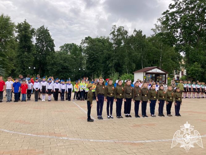 В Люберцах ветеран войск правопорядка стал почетным гостем смотр-конкурса строя и песни