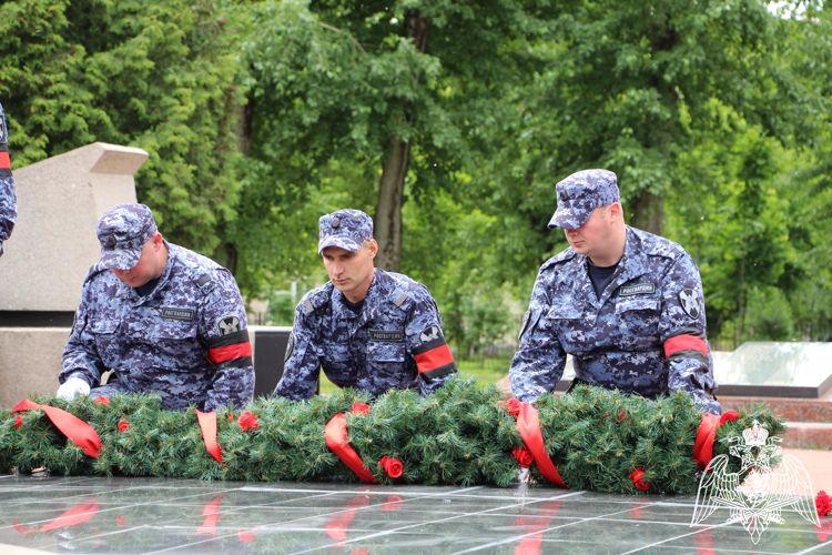 В Подмосковье сотрудники Росгвардии приняли участие в мероприятиях, посвященных Дню памяти и скорби (видео)