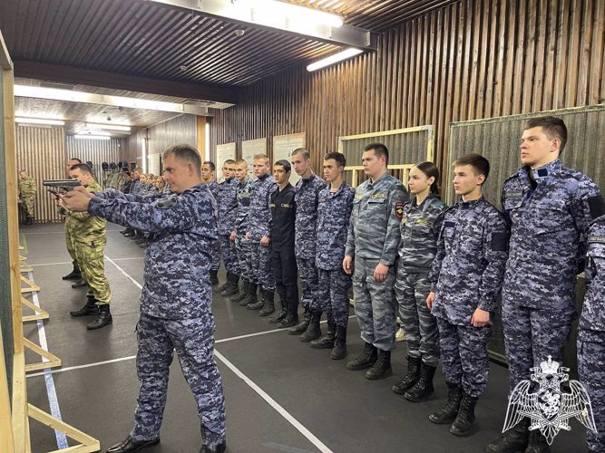 В Подмосковье курсанты патриотического движения «Гвардейская смена» побывали в расположении Главного управления Росгвардии по Московской области