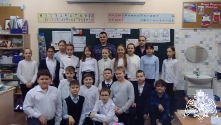 В Подмосковье сотрудники Росгвардии рассказали ребятам о памятной дате, посвященной Сталинградской битве