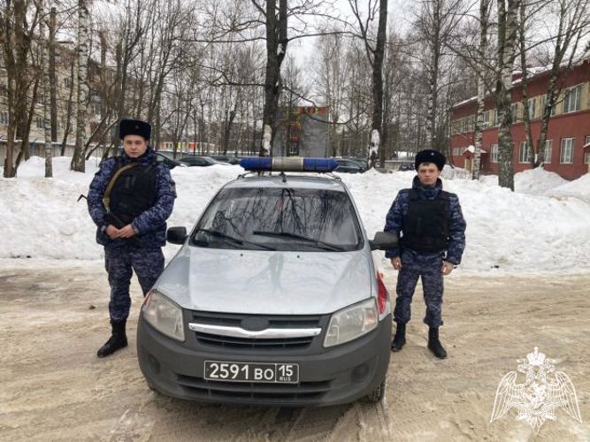 В Подмосковье сотрудники Росгвардии задержали подозреваемого в краже алкоголя 