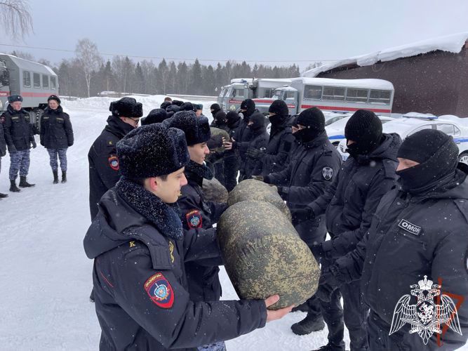 Сотрудники ОМОН провели экскурсию для курсантов «Гвардейской смены» в Подмосковье