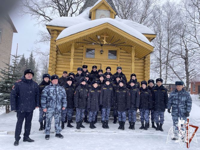 Сотрудники ОМОН провели экскурсию для курсантов «Гвардейской смены» в Подмосковье