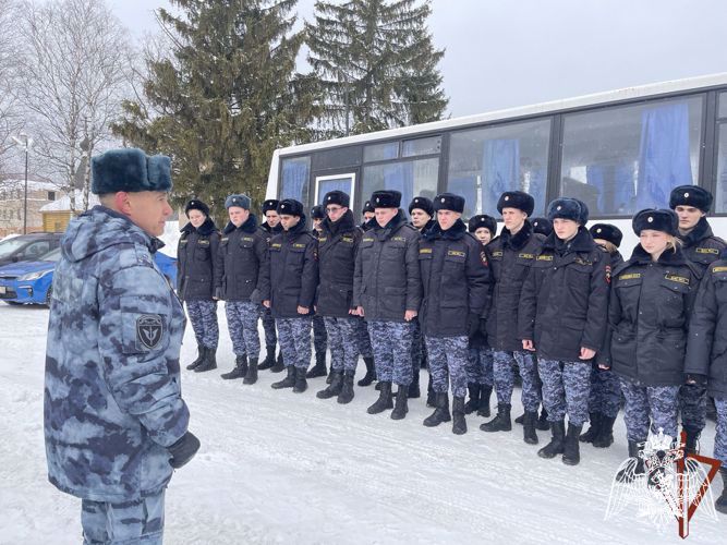 Сотрудники ОМОН провели экскурсию для курсантов «Гвардейской смены» в Подмосковье
