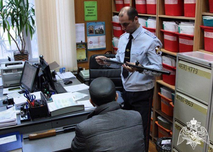 Профессиональный праздник отмечают сотрудники подразделений лицензионно-разрешительной работы ГУ Росгвардии по Московской области