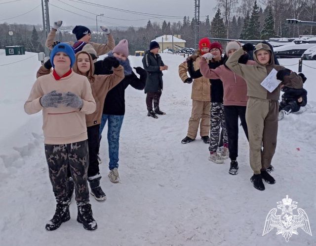 Сотрудники ОМОН провели традиционную ежегодную «Зарницу» для школьников в Подмосковье