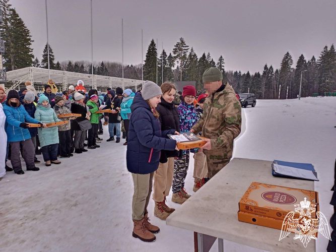 Сотрудники ОМОН провели традиционную ежегодную «Зарницу» для школьников в Подмосковье