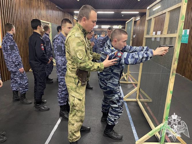 В Подмосковье курсанты патриотического движения «Гвардейская смена» побывали в расположении Главного управления Росгвардии по Московской области