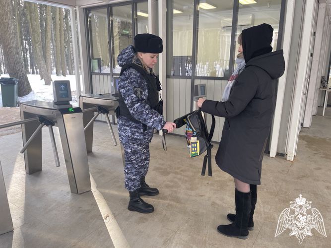 Сотрудники Росгвардии обеспечивают охрану Государственных музеев в Подмосковье (Видео)