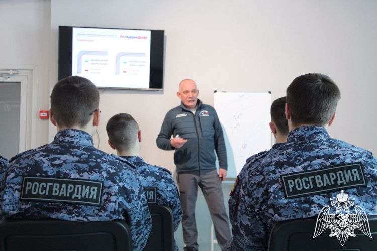 В Подмосковье курсанты «Гвардейской смены» стали участниками программы «Росгвардия Драйв»