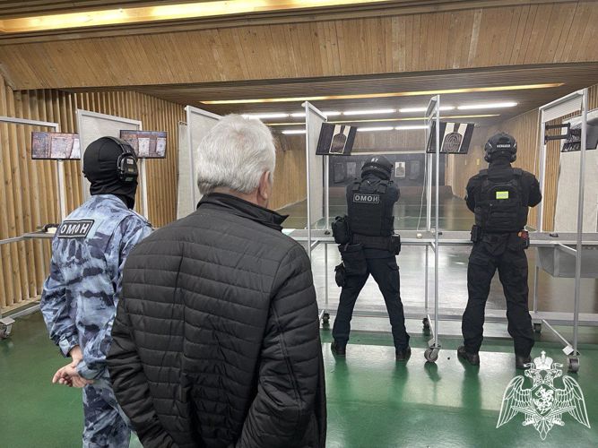 Ветераны ОМОН "Русич" подмосковного главка Росгвардии посетили спецподразделение