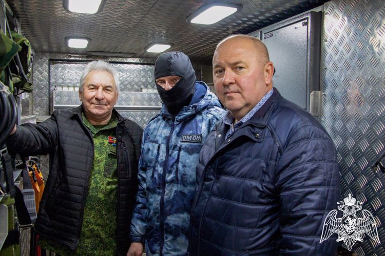 Ветераны ОМОН "Русич" подмосковного главка Росгвардии посетили спецподразделение