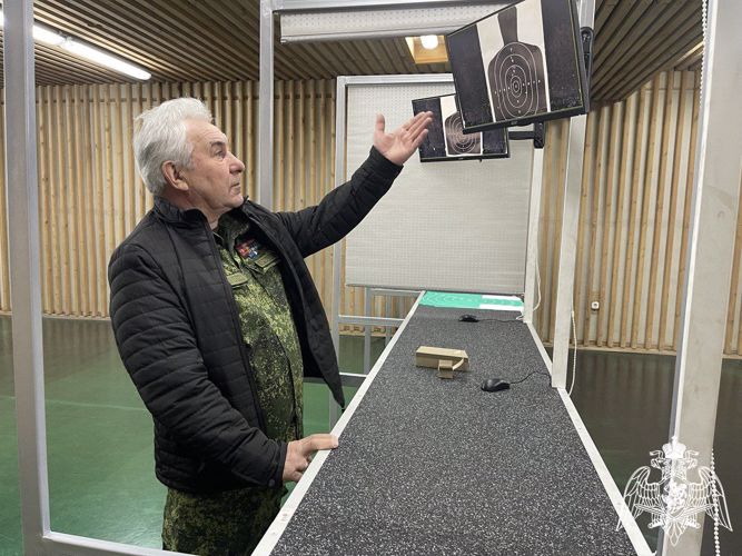 Ветераны ОМОН "Русич" подмосковного главка Росгвардии посетили спецподразделение