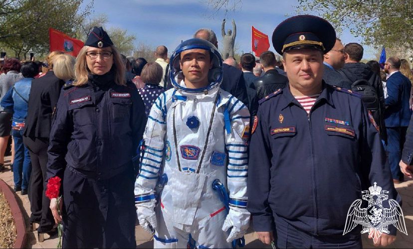 Росгвардейцы, обеспечивающие правопорядок на Байконуре, приняли участие в мероприятиях в честь Дня космонавтики