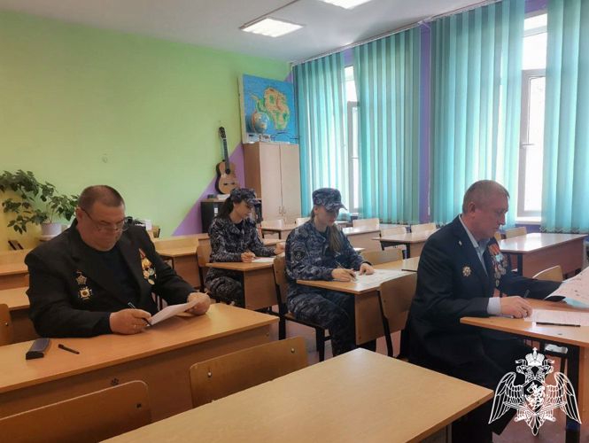 Росгвардейцы подмосковного главка Росгвардии написали «Диктант Победы»