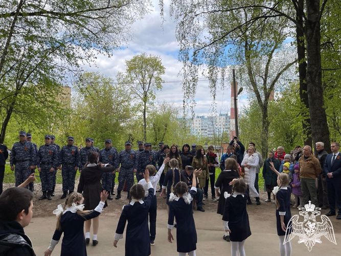 «Парад у дома ветерана» провели росгвардейцы Подмосковья (Видео)