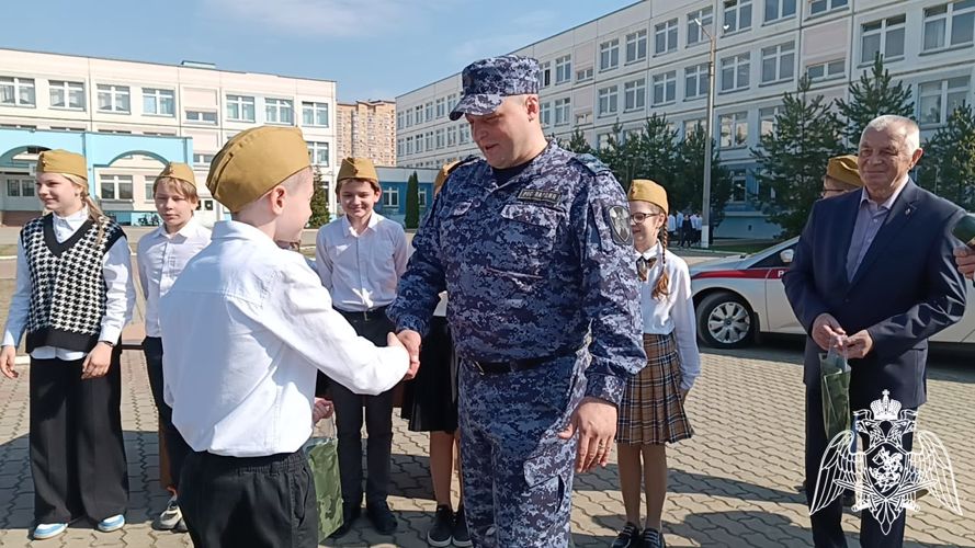 Сотрудники Росгвардии проводят патриотические мероприятия в Подмосковье