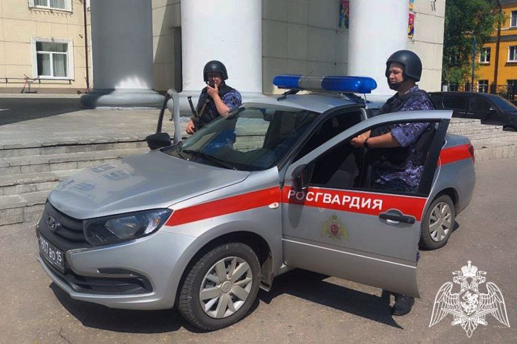 Сотрудники Росгвардии задержали подозреваемого в краже алкогольной продукции в Подмосковье (Видео)