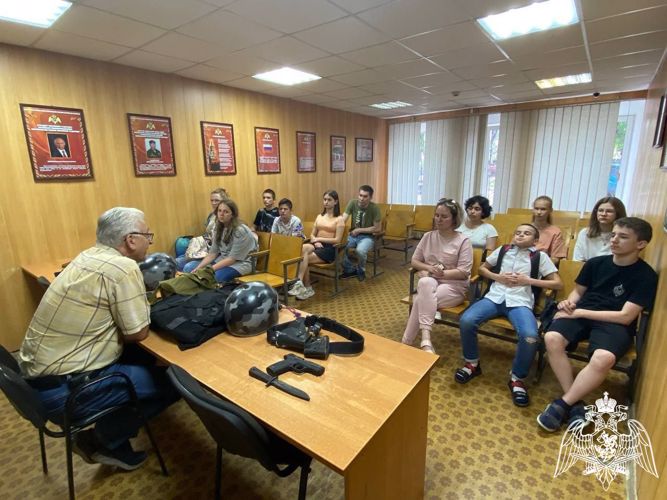 День открытых дверей провели сотрудники Росгвардии в Серпухове
