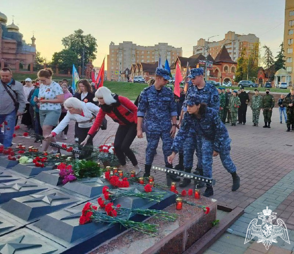 Сотрудники Росгвардии в Подмосковье приняли участие в акции «Свеча памяти»