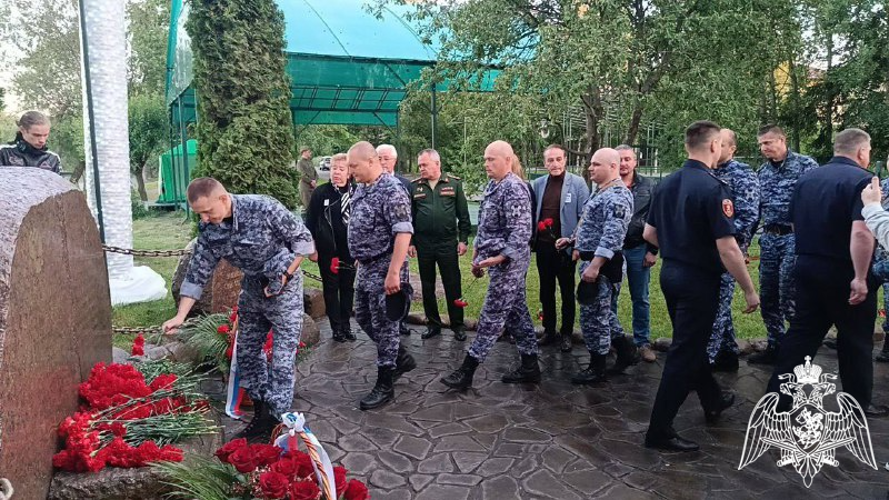 Сотрудники Росгвардии в Подмосковье приняли участие в акции «Свеча памяти»