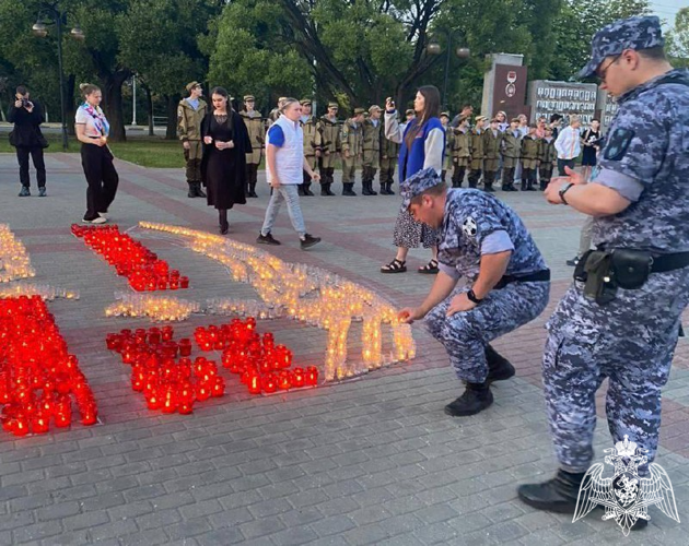 Сотрудники Росгвардии в Подмосковье приняли участие в акции «Свеча памяти»