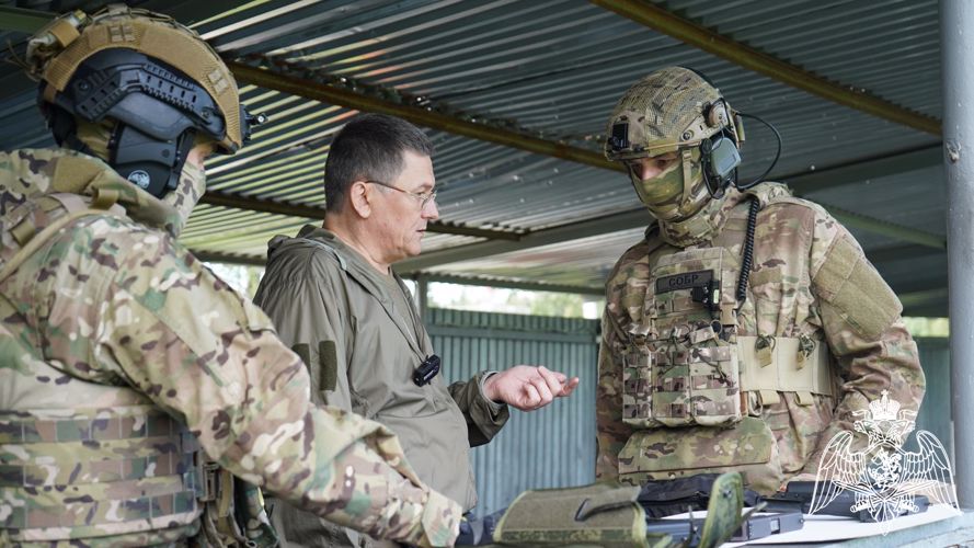 Сотрудники спецподразделения СОБР «Булат» Росгвардии подвели итоги опытной эксплуатации пистолета Лебедева в Подмосковье