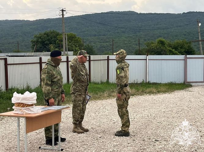 Сотрудники ОМОН «Пересвет», находящиеся в командировке в Северо-Кавказском регионе, отметили 28-летнюю годовщину со дня создания спецподразделения.