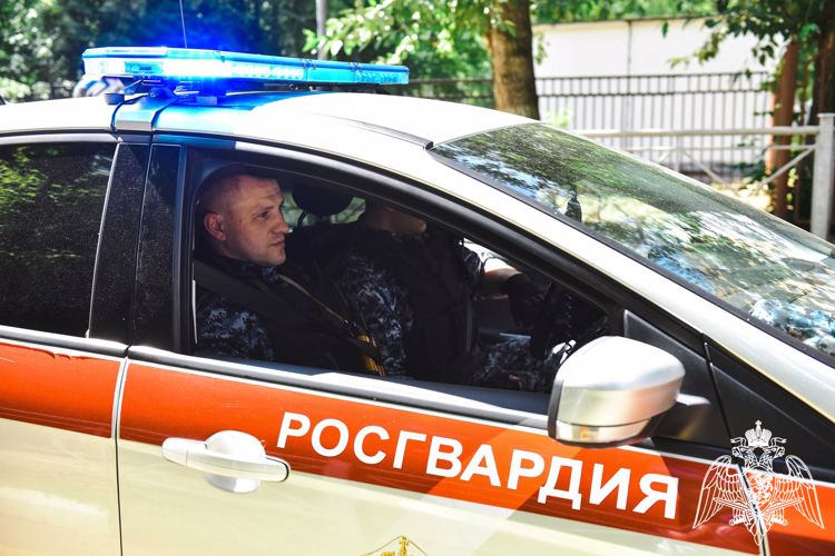 Росгвардейцы задержали дебошира, устроившего драку в подмосковном букмекерском клубе 