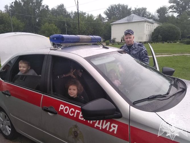 Росгвардейцы из Подмосковья проводят акцию «Каникулы с Росгвардией»