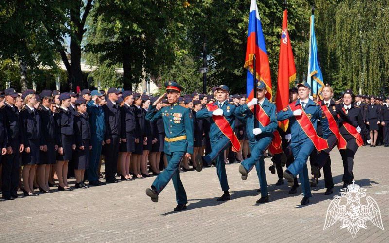 Офицер подмосковного главка Росгвардии поздравил с днем знаний курсантов подшефного колледжа «Энергия»