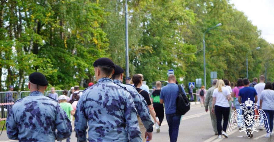 В Подмосковье росгвардейцы обеспечили правопорядок на Международном военно-историческом фестивале «День Бородина — 2023»