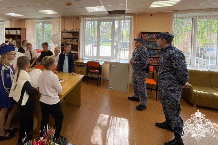 В День солидарности в борьбе с терроризмом росгвардейцы Подмосковья провели тематические мероприятия для школьников
