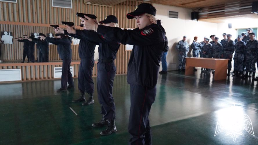 Сотрудники ОМОН «Русич» провели экскурсию для курсантов военно-патриотического объединения «Кобальт»