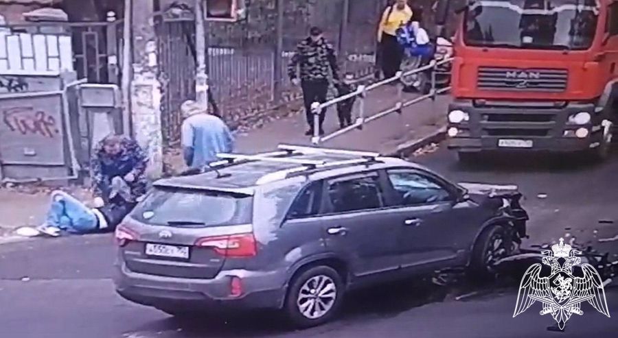 Сотрудники Росгвардии в Подмосковье оказали помощь пострадавшему в ДТП мотоциклисту