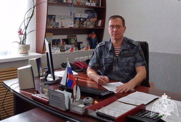 Офицер Росгвардии на Байконуре рассказал о своем увлечении игре на гитаре