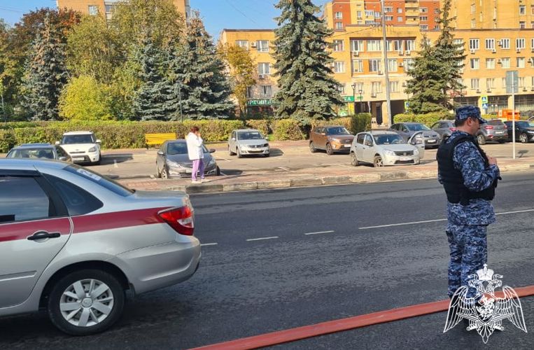 Росгвардейцы оказали содействие экстренным службам во время пожара в Подмосковье (Видео)