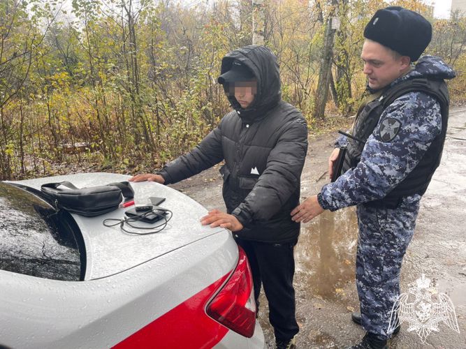 Сотрудники Росгвардии в Подмосковье задержали молодого человека, находящегося в федеральном розыске