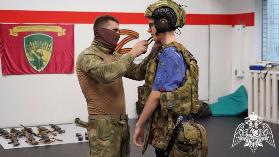 Героем ведомственной акции «Знай наших» стал сотрудник подмосковного СОБР «Булат»