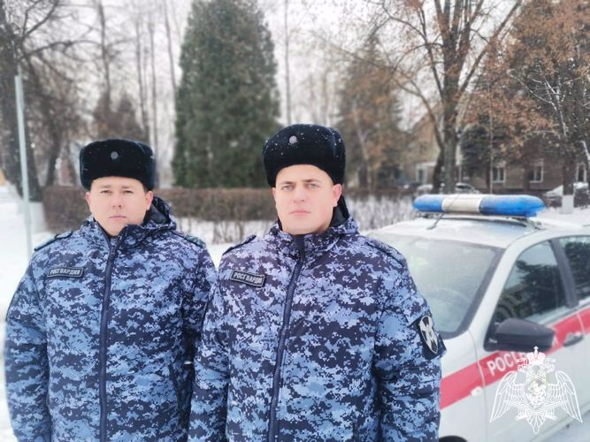 В Московской области сотрудники Росгвардии оказали первую помощь пострадавшим в ДТП 