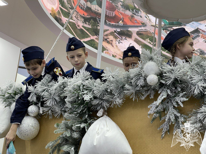 Подмосковные кадеты гвардейского класса Росгвардии побывали на выставке «Россия» на ВДНХ