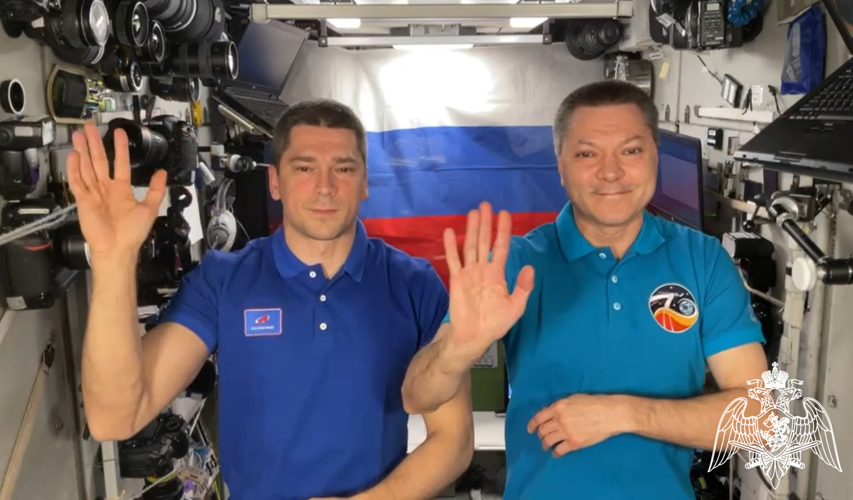 Российские космонавты подготовили «улетное» поздравление с Новым годом для росгвардейцев Подмосковья 