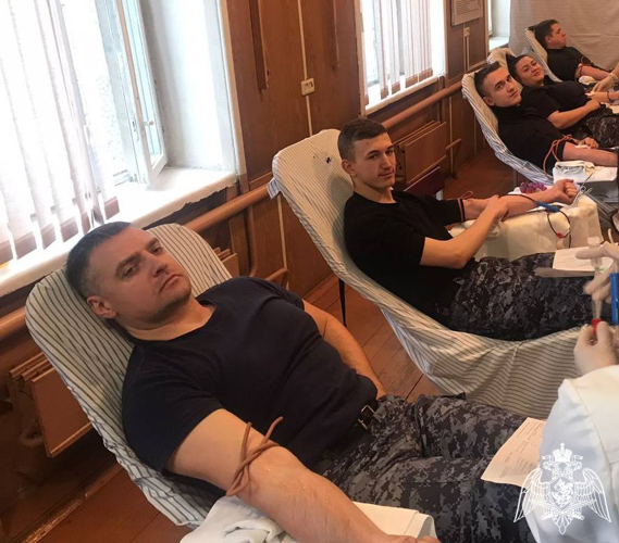 Более 40 литров крови сдали росгвардейцы в рамках акции «От сердца к сердцу» в Подмосковье