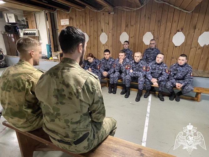 В Подмосковье курсанты патриотического движения Росгвардии «Гвардейская смена» приняли участие в занятиях по учебной стрельбе