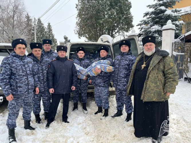 Подмосковные росгвардейцы организовали сбор гуманитарной помощи для бойцов в зоне проведения СВО